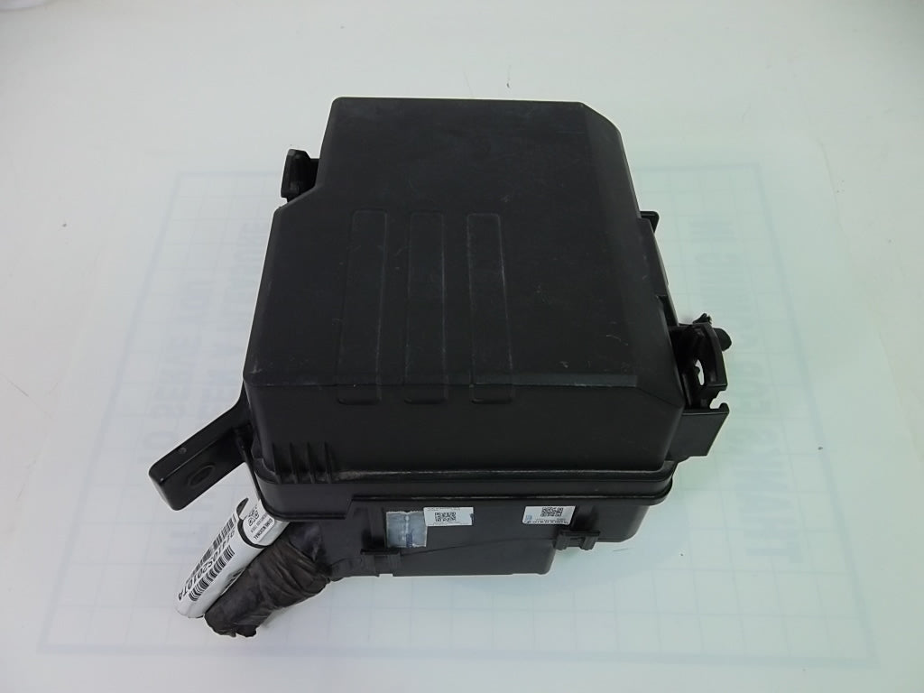 2019-2020 Hyundai Santa Fe Engine Compartment Fuse Box Assembly