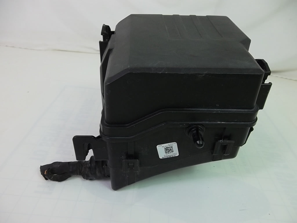 2019-2020 Hyundai Santa Fe Engine Compartment Fuse Box Assembly