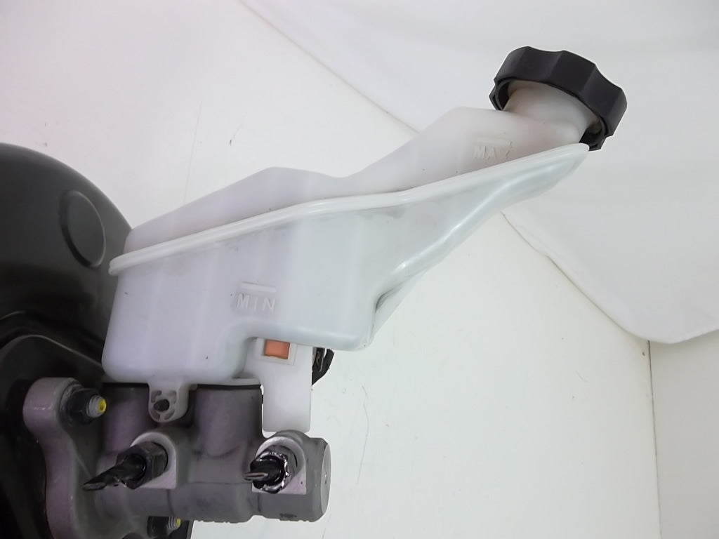 2019-2020 Hyundai Santa Fe Power Brake Booster Master Cylinder Reservoir