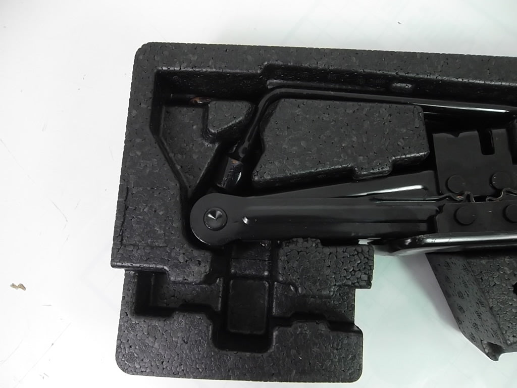 2013-2020 Hyundai Santa Fe Jack Assembly 09110-2W000