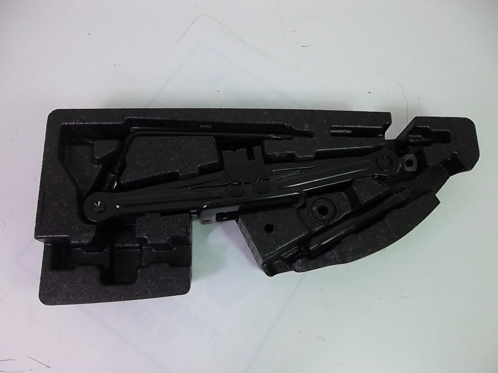 2013-2020 Hyundai Santa Fe Jack Assembly 09110-2W000