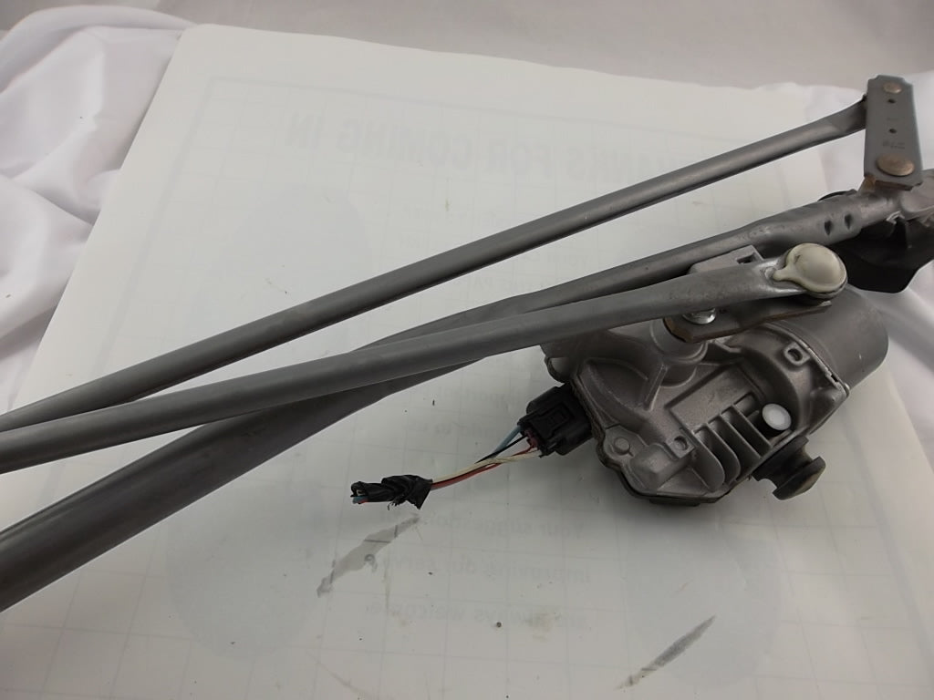 2018-2021 Toyota Camry Wiper Transmission Linkage W/ Motor 85150-06200