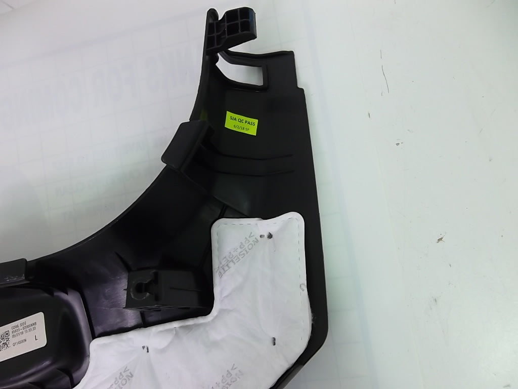 2019-2020 Hyundai Santa Fe Front Driver Sill Kick Panel Trim Cover 85823-S2000