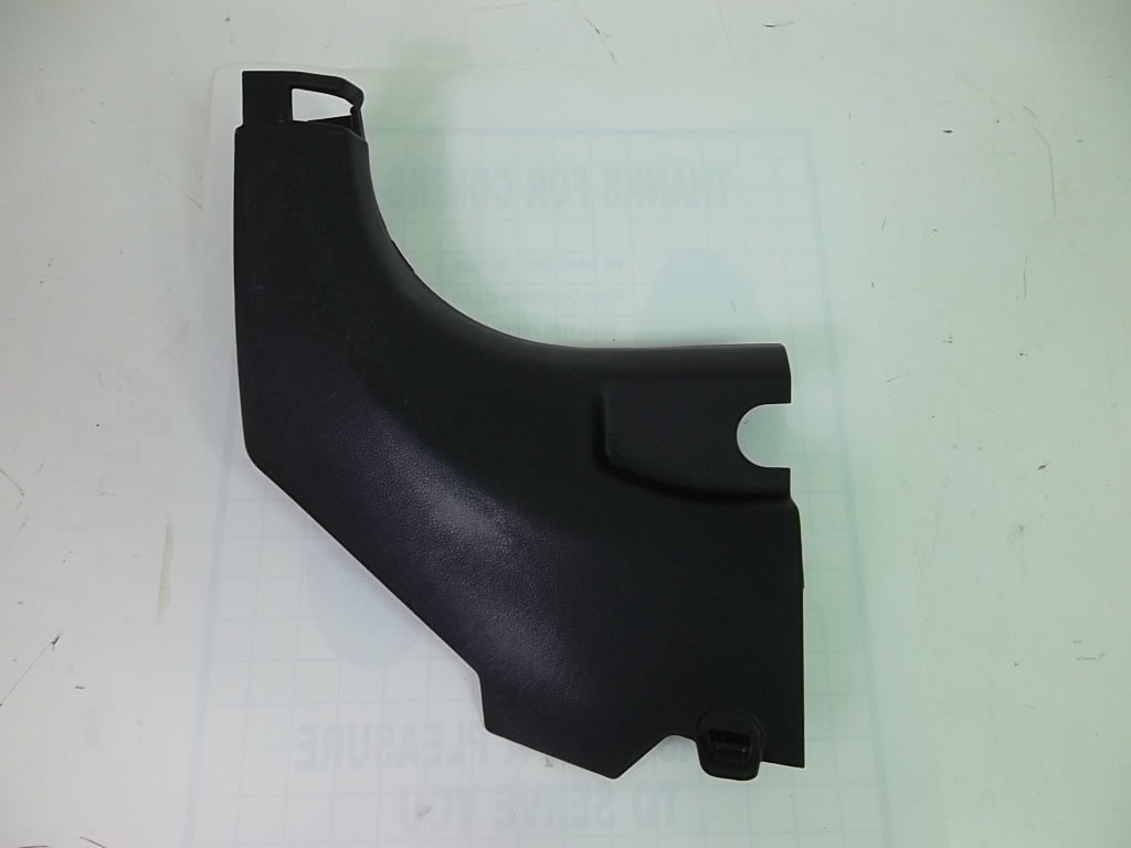 2019-2020 Hyundai Santa Fe Front Driver Sill Kick Panel Trim Cover 85823-S2000
