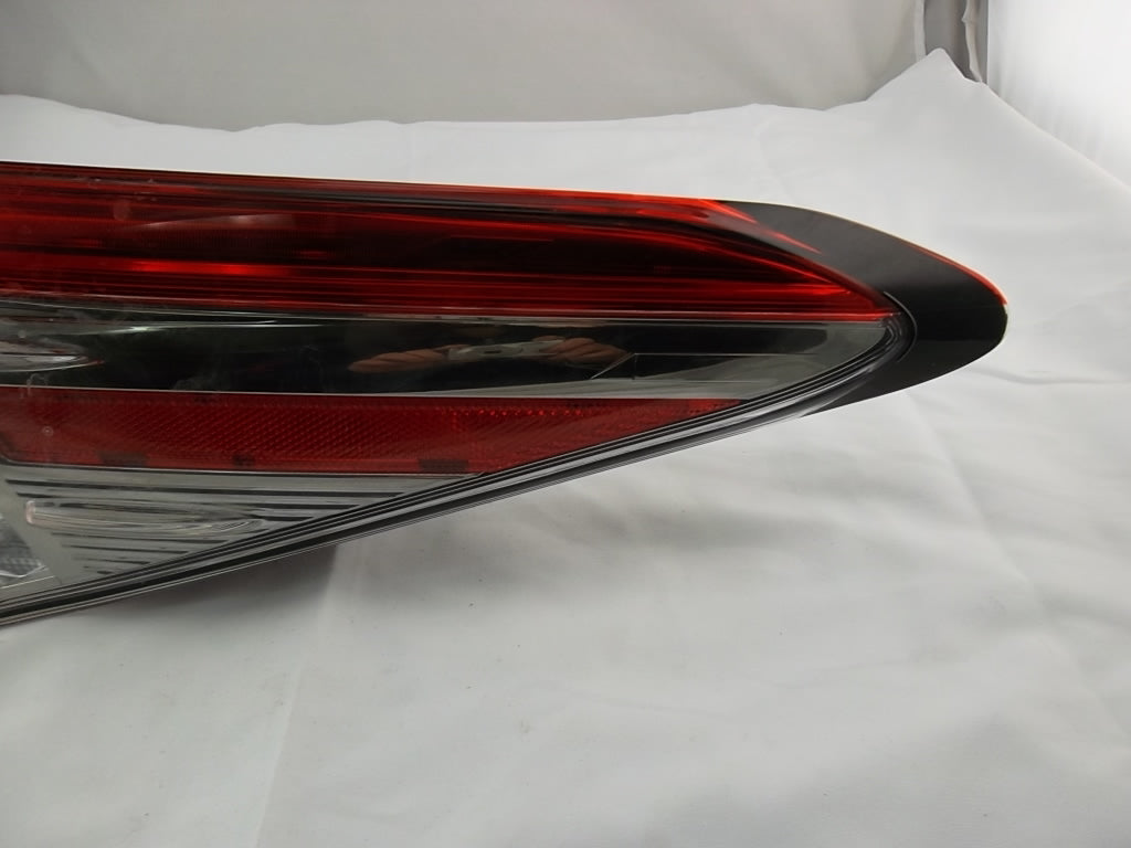 2018-2020 Toyota Camry Passenger Side Tail Light Assembly 81550-06850