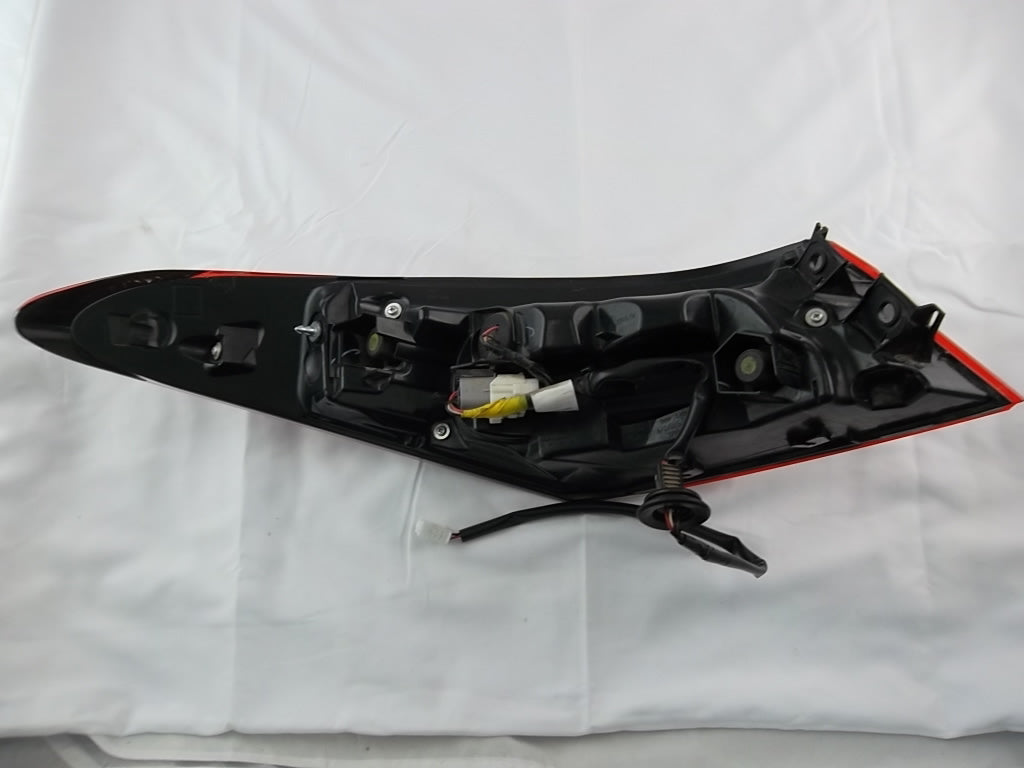 2018-2020 Toyota Camry Passenger Side Tail Light Assembly 81550-06850
