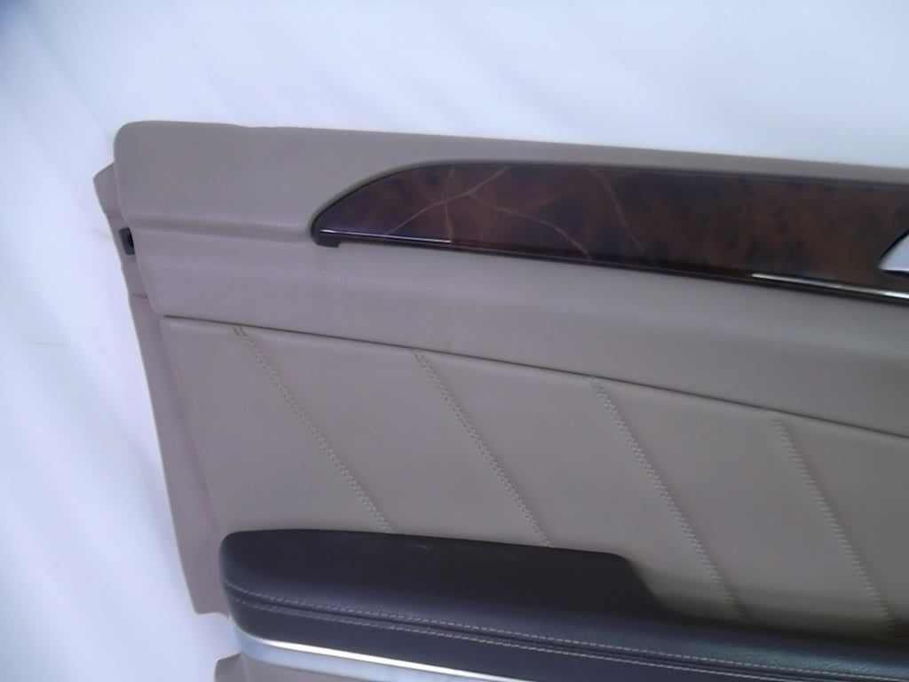 2013-2015 Mercedes Benz GL450 Interior Front Driver Door Trim Panel 166-720-05-70