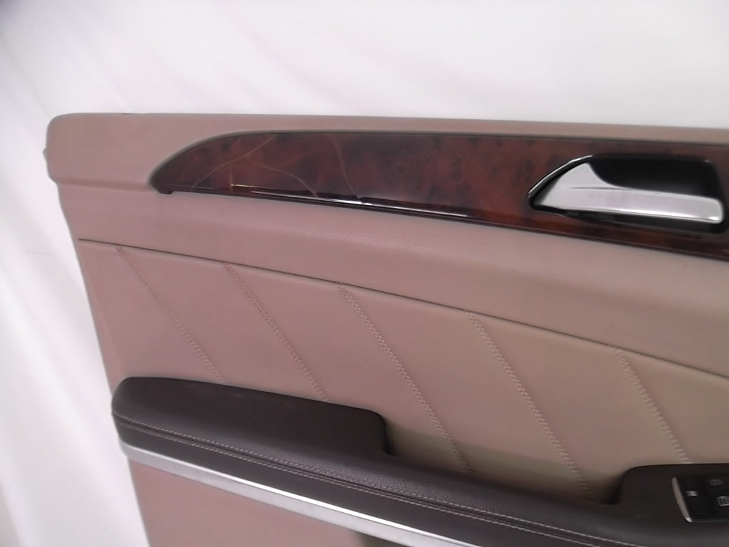 2013-2015 Mercedes Benz GL450 Interior Front Driver Door Trim Panel 166-720-05-70