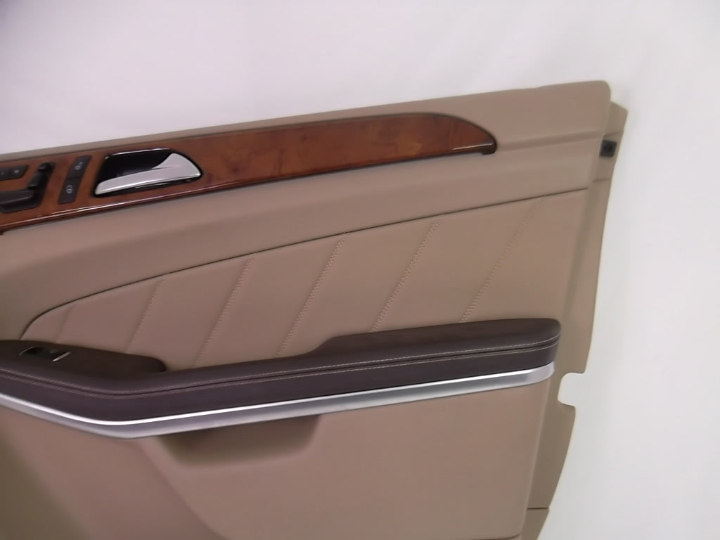 2013-2015 Mercedes Benz GL450 Interior Front Passenger Door Trim Panel 166-720-08-70