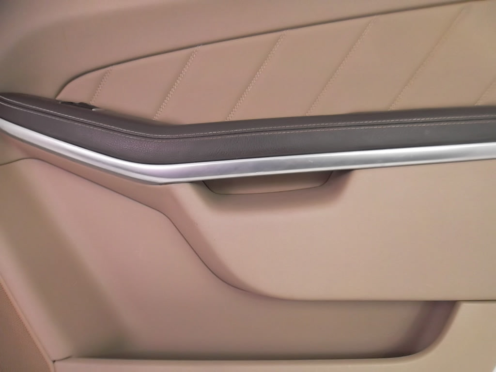 2013-2015 Mercedes Benz GL450 Interior Front Passenger Door Trim Panel 166-720-08-70