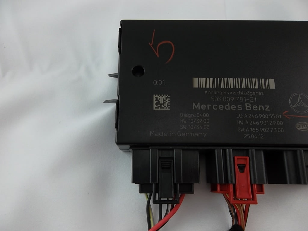 2012-2015 Mercedes Benz GL450 Rear Trailer Towing Control Module 246-900-55-01