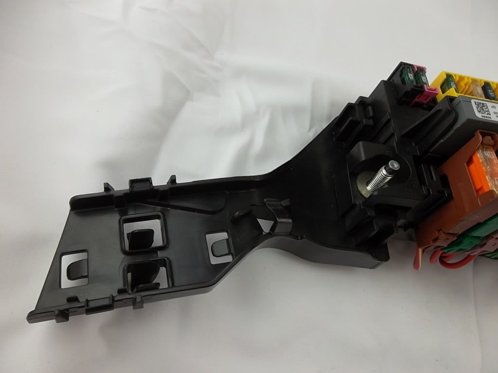 2012-2016 Mercedes Benz GL450 Rear Relay Fuse Box Assembly 166-540-23-50