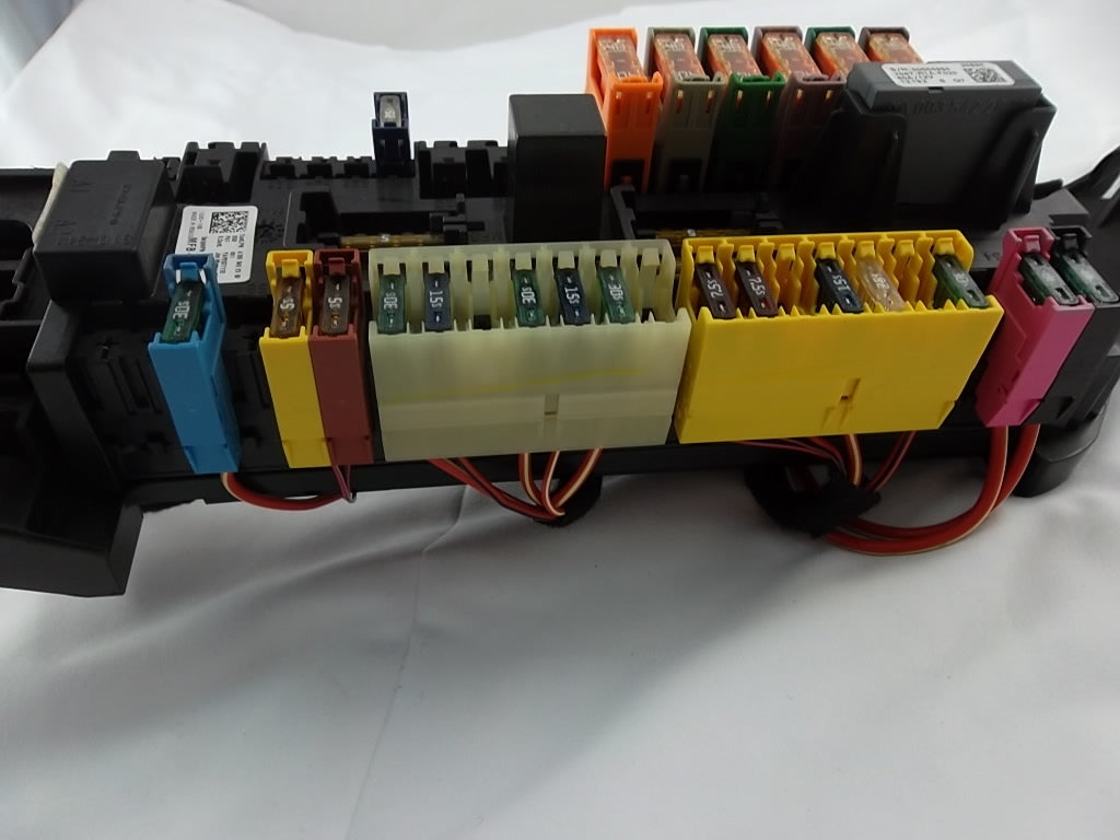 2012-2016 Mercedes Benz GL450 Rear Relay Fuse Box Assembly 166-540-23-50