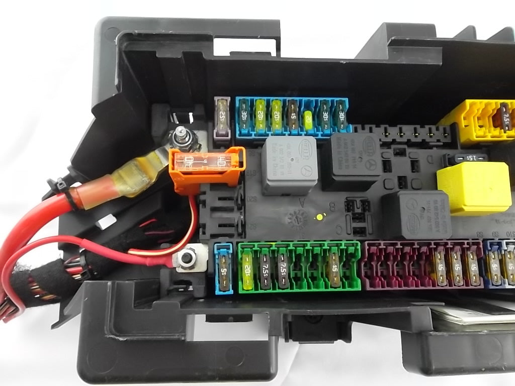 2012-2015 Mercedes Benz GL450 Rear Fuse Relay Box Junction Block 166-906-39-01