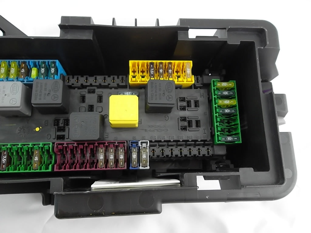 2012-2015 Mercedes Benz GL450 Rear Fuse Relay Box Junction Block 166-906-39-01