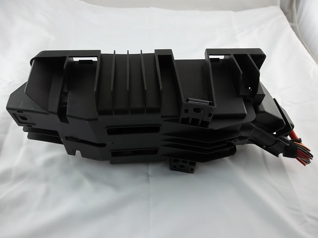 2012-2015 Mercedes Benz GL450 Rear Fuse Relay Box Junction Block 166-906-39-01