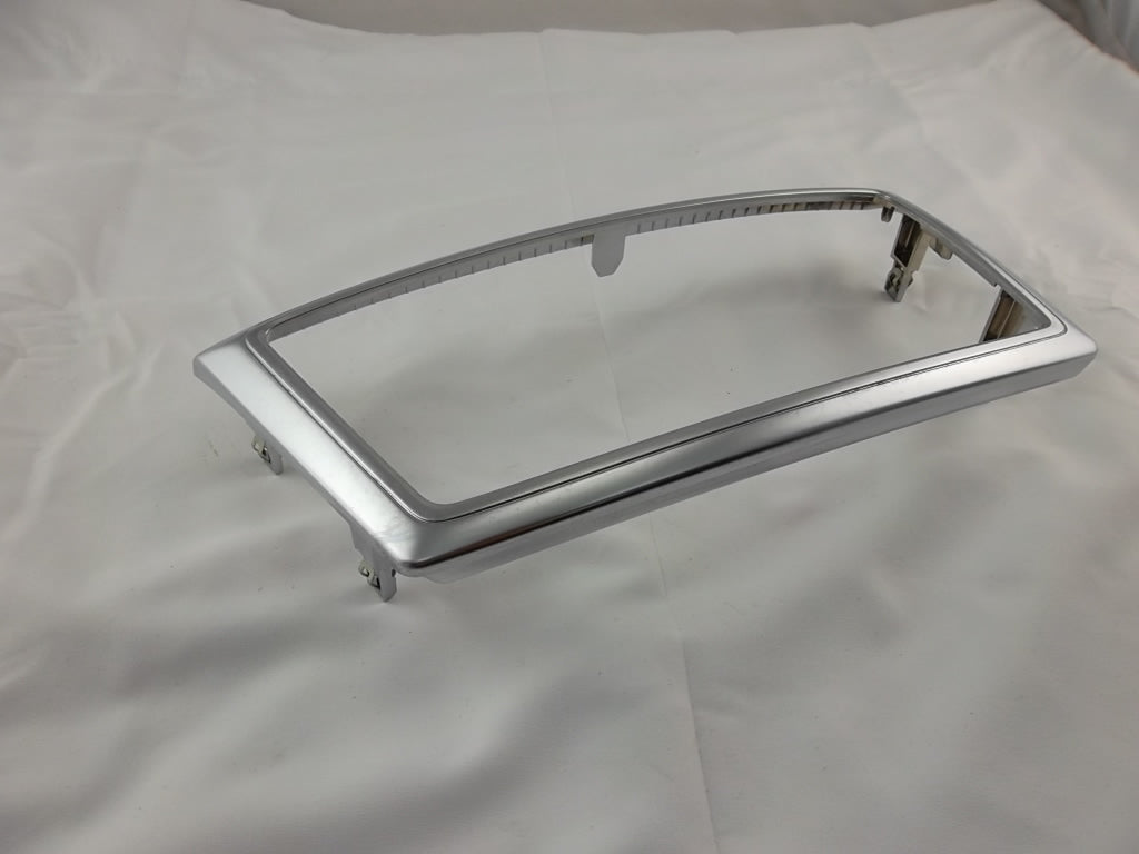 2012-2016 Mercedes Benz GL450 Center Dash Radio Trim Bezel 166-680-19-17