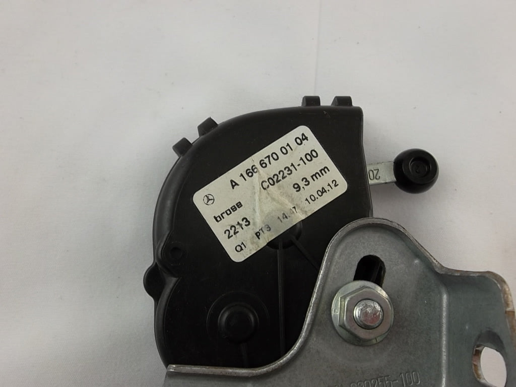 2013-2016 Mercedes Benz GL450 Rear Passenger Quarter Window Regulator Motor