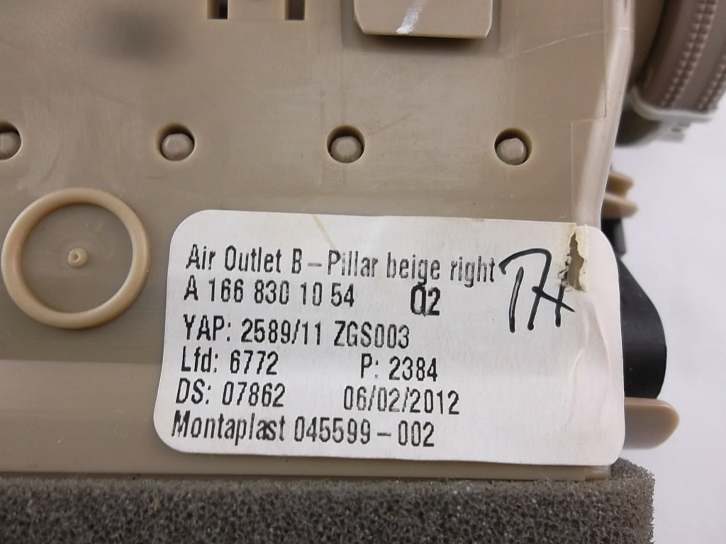 2012-2016 Mercedes Benz GL450 Passenger B pillar Air Vent 166-830-10-54
