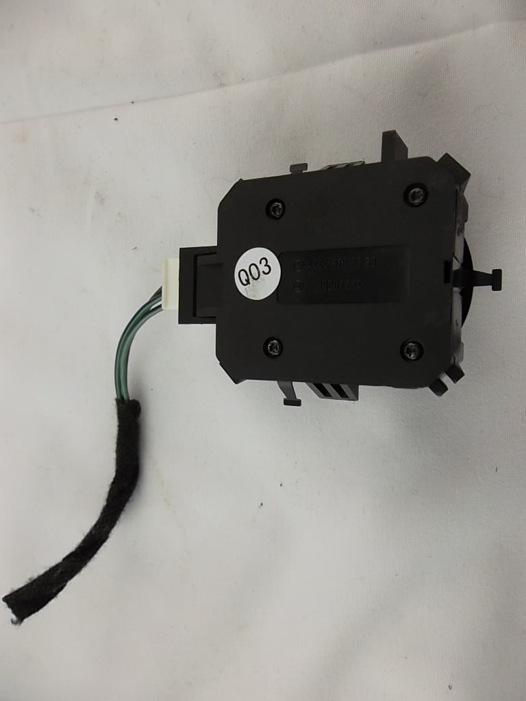 2010-2016 Mercedes Benz GL450 Front Driver Seat Lumbar Adjustment Switch
