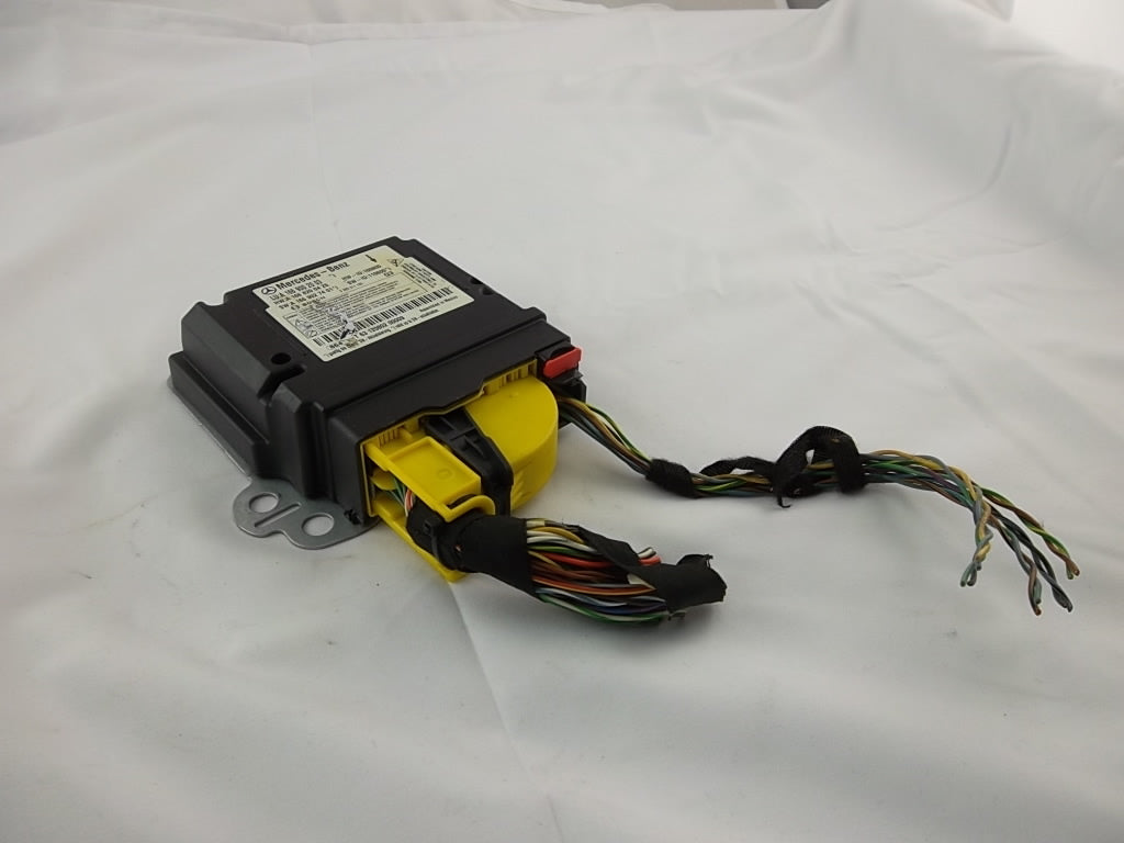 2012-2015 Mercedes Benz GL450 Airbag Control Module 166-900-20-03