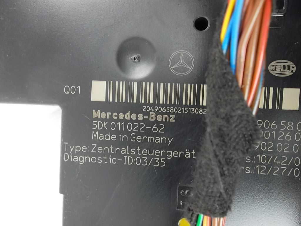 2010-2015 Mercedes Benz GLK350 Rear SAM Fuse Relay Box 204-906-58-02