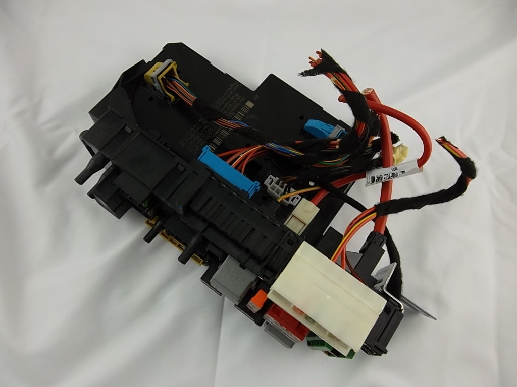 2010-2015 Mercedes Benz GLK350 Rear SAM Fuse Relay Box 204-906-58-02