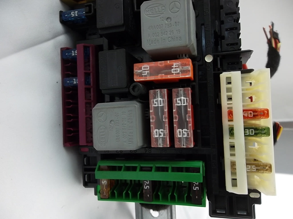 2010-2015 Mercedes Benz GLK350 Rear SAM Fuse Relay Box 204-906-58-02