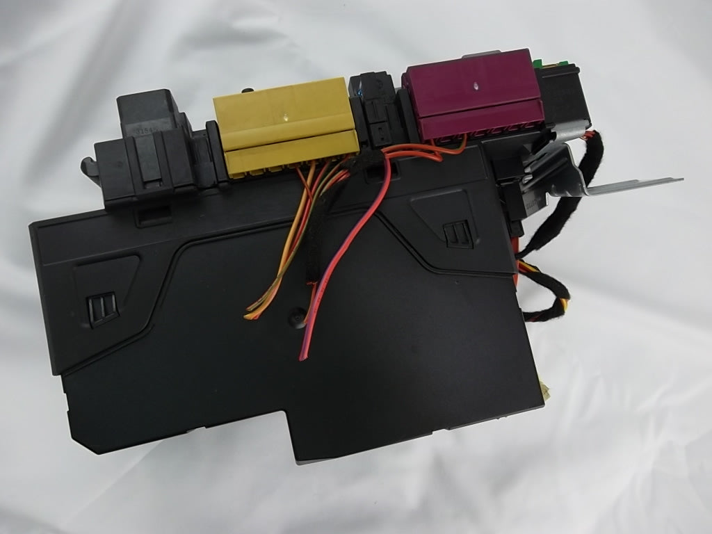 2010-2015 Mercedes Benz GLK350 Rear SAM Fuse Relay Box 204-906-58-02