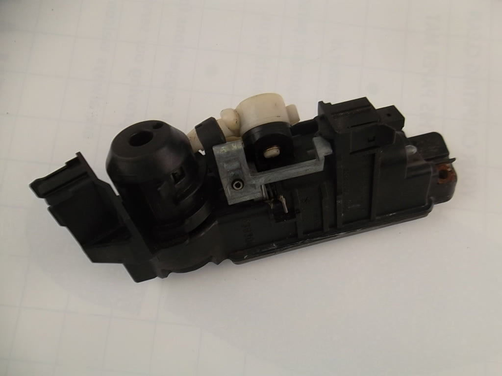 2006-2011 Mercedes C-Class Trunk Lid Lock Latch Handle 203-750-08-93