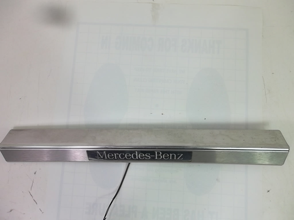 2008-2014 Mercedes Benz C300 Door Sill Plate Trim Illuminated 204-680-34-35