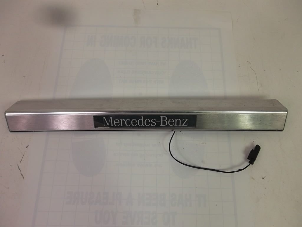 2008-2014 Mercedes Benz C300 Door Sill Plate Trim Illuminated 204-680-34-35