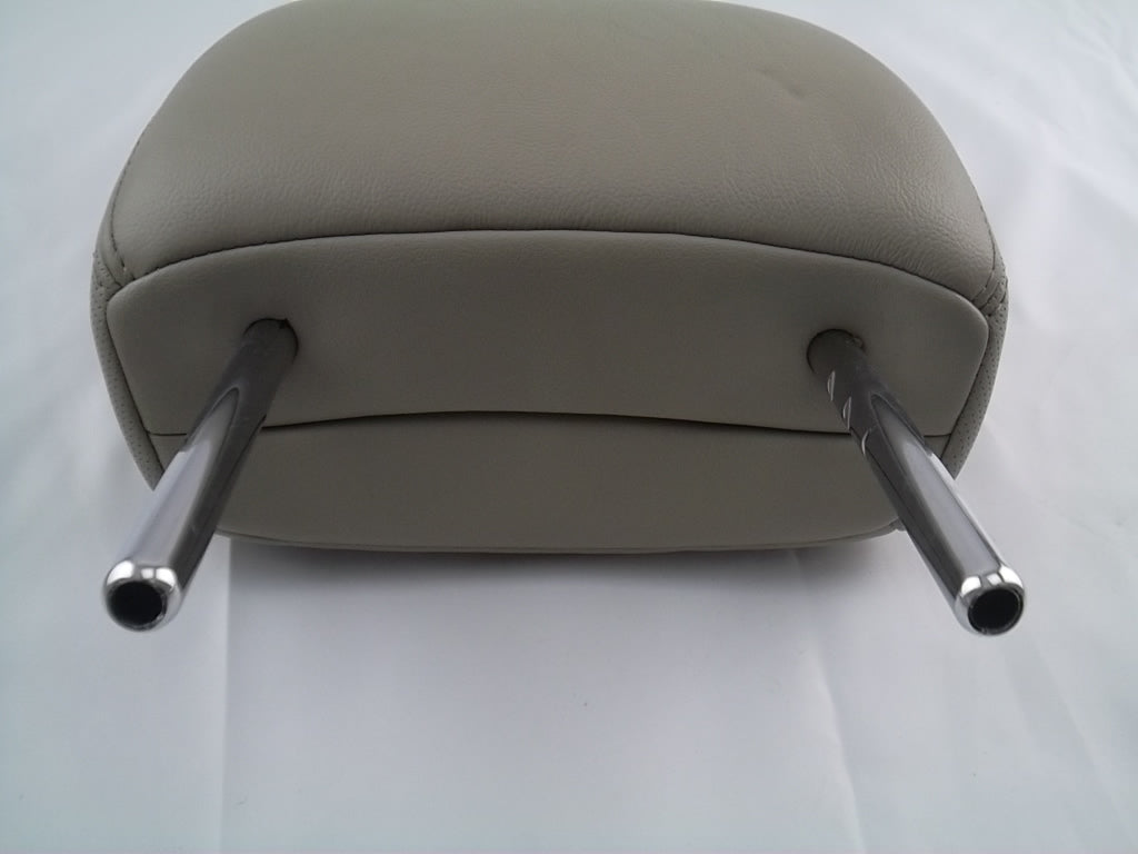 2011-2014 Toyota Sienna Front Seat Headrest Leather LC42 71910-08090