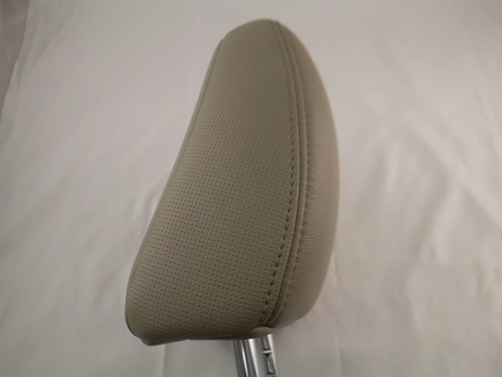 2011-2014 Toyota Sienna Front Seat Headrest Leather LC42 71910-08090