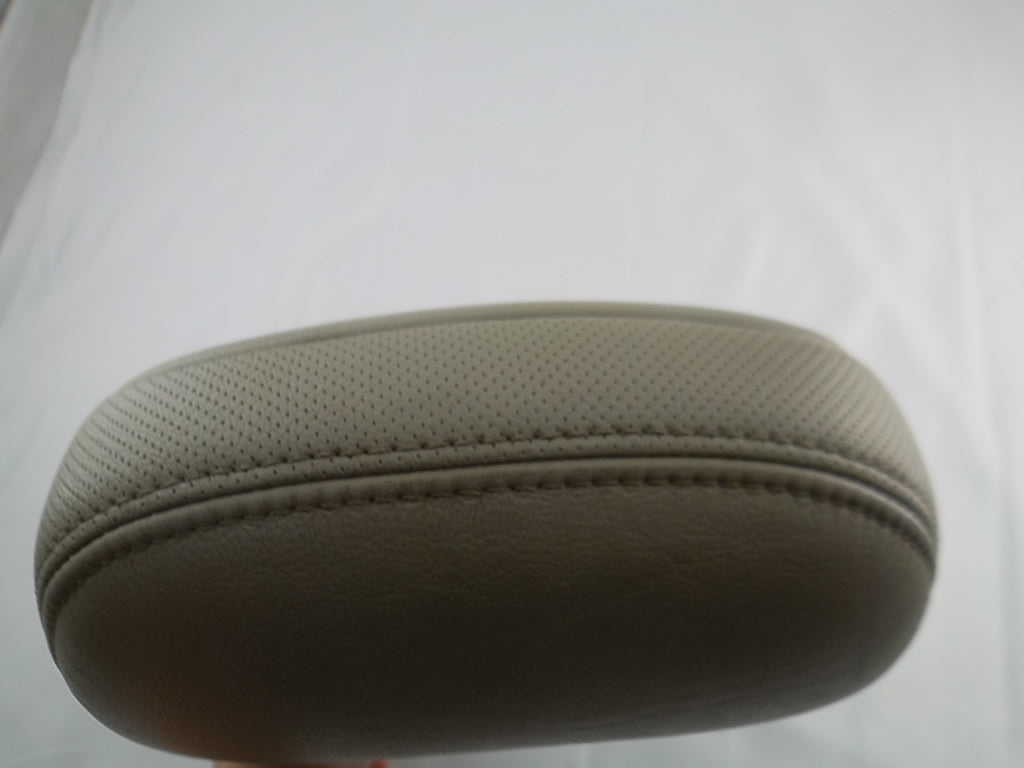2011-2014 Toyota Sienna Front Seat Headrest Leather LC42 71910-08090