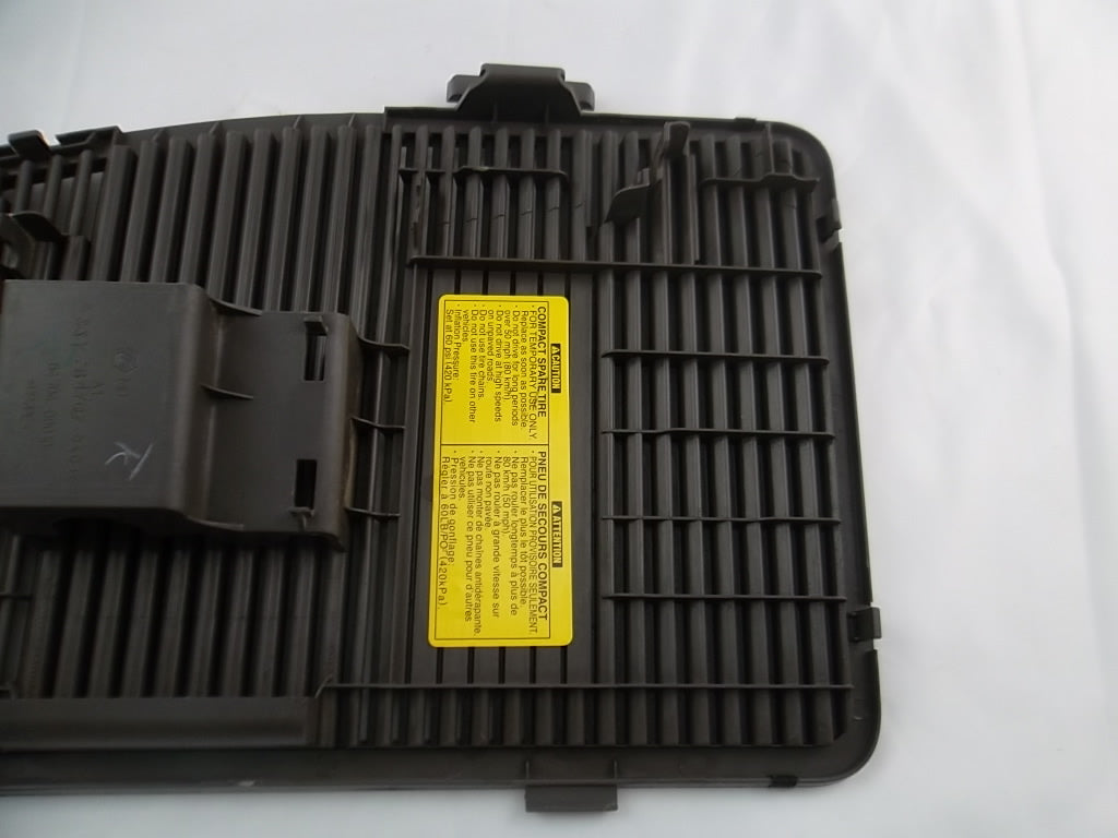 2011-2020 Toyota Sienna Quarter Trim Jack FC42 64704-08010