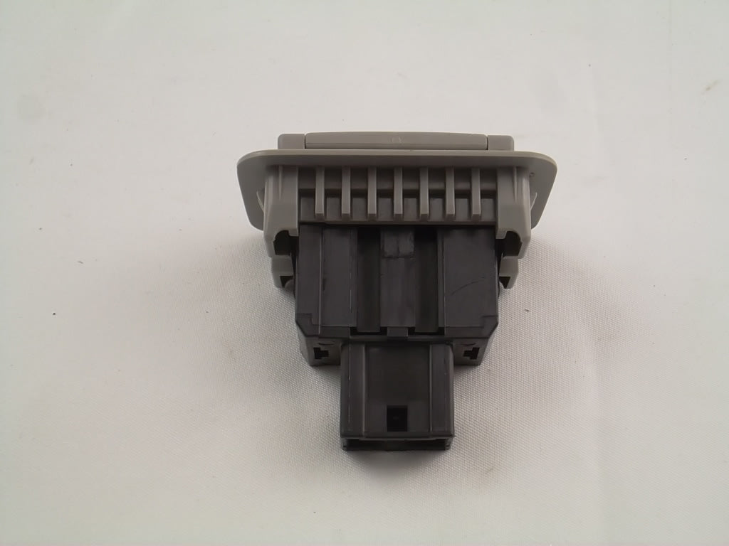 2004-2006 Toyota Sienna Rear Quarter Panel Power Socket Jack 85530-44030