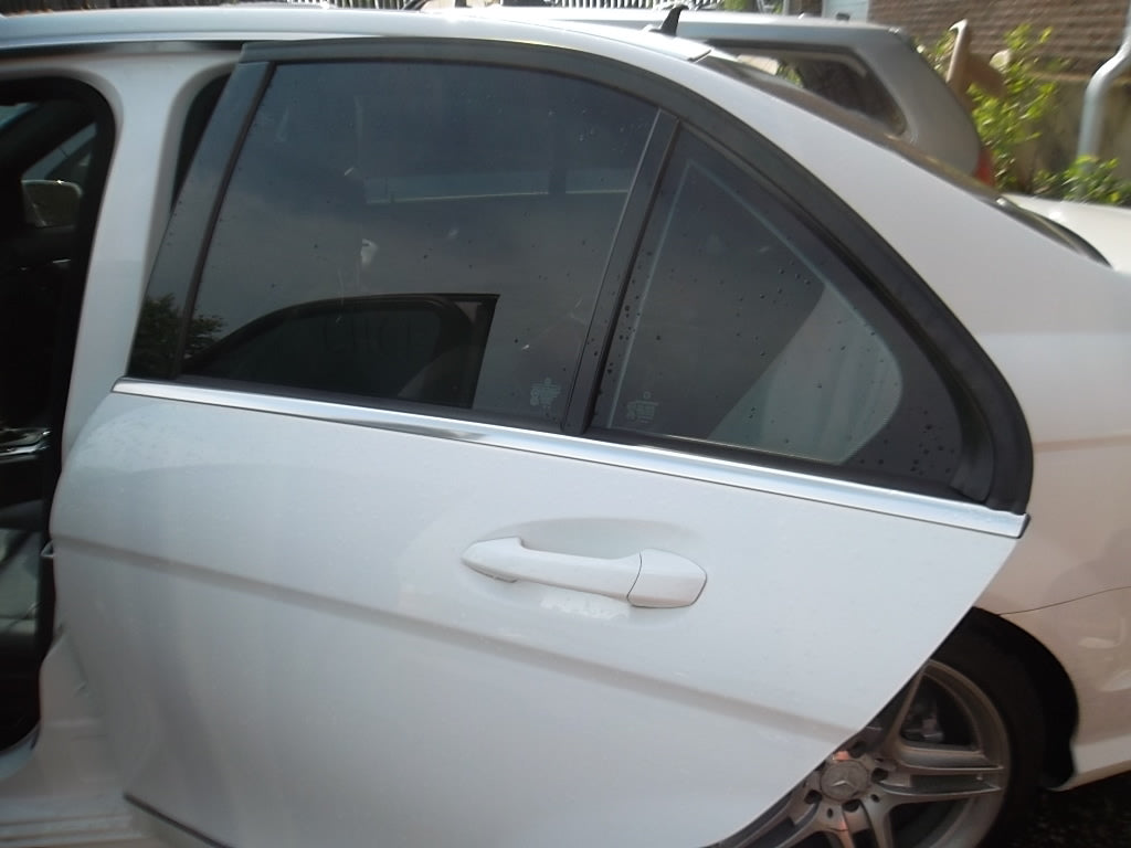 2008-2014 Mercedes Benz C300 Door Rear Driver WHITE
