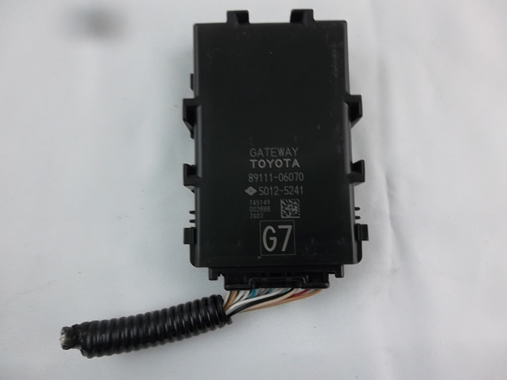 2018-2020 Toyota Camry Network Gateway Control Module 89111-06070