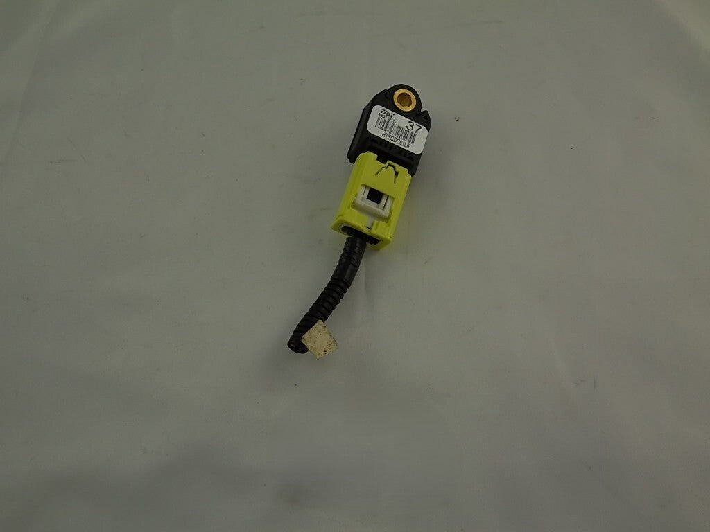 2010-2014 Toyota Corolla SRS Side Airbag Crash Impact Sensor Passenger 89831-02110