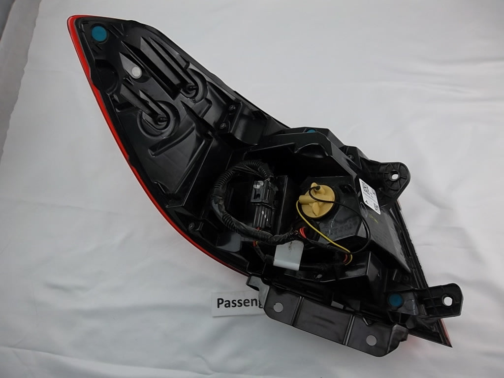 2018-2020 Honda Accord Sedan Tail Light Outer Rear Passenger 33500-TVA-A51