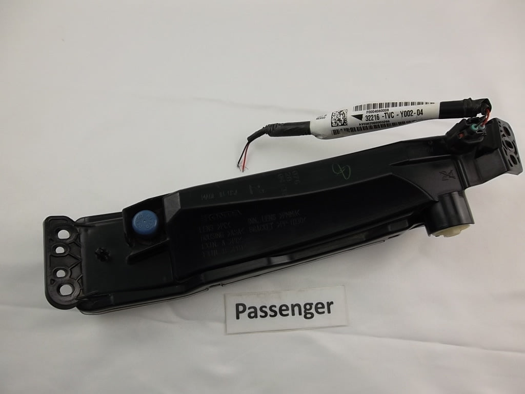 2018-2020 Honda Accord Sedan Bumper LED Fog Light Front Passenger 33900-TVA-A01