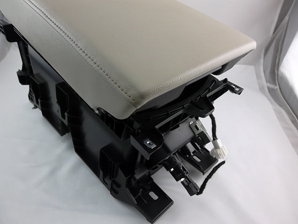 2018-2020 Honda Accord Sedan Center Console Storage Compartment Armrest