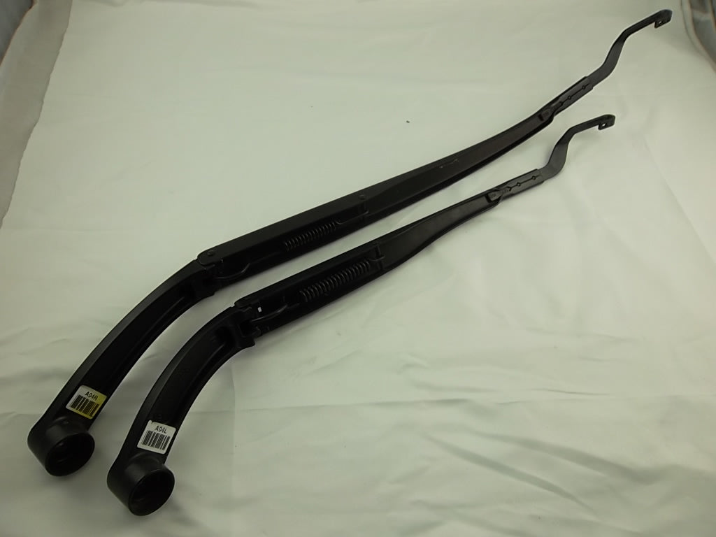2018-2023 Hyundai Kona Windshield Wiper Arm Set 98311-J9000