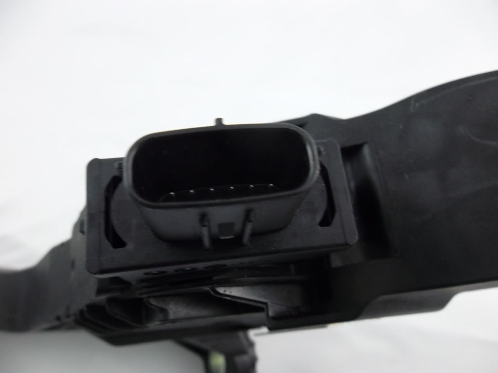 2018-2023 Hyundai Kona Accelerator Gas Pedal W/Sensor 32700-F2110