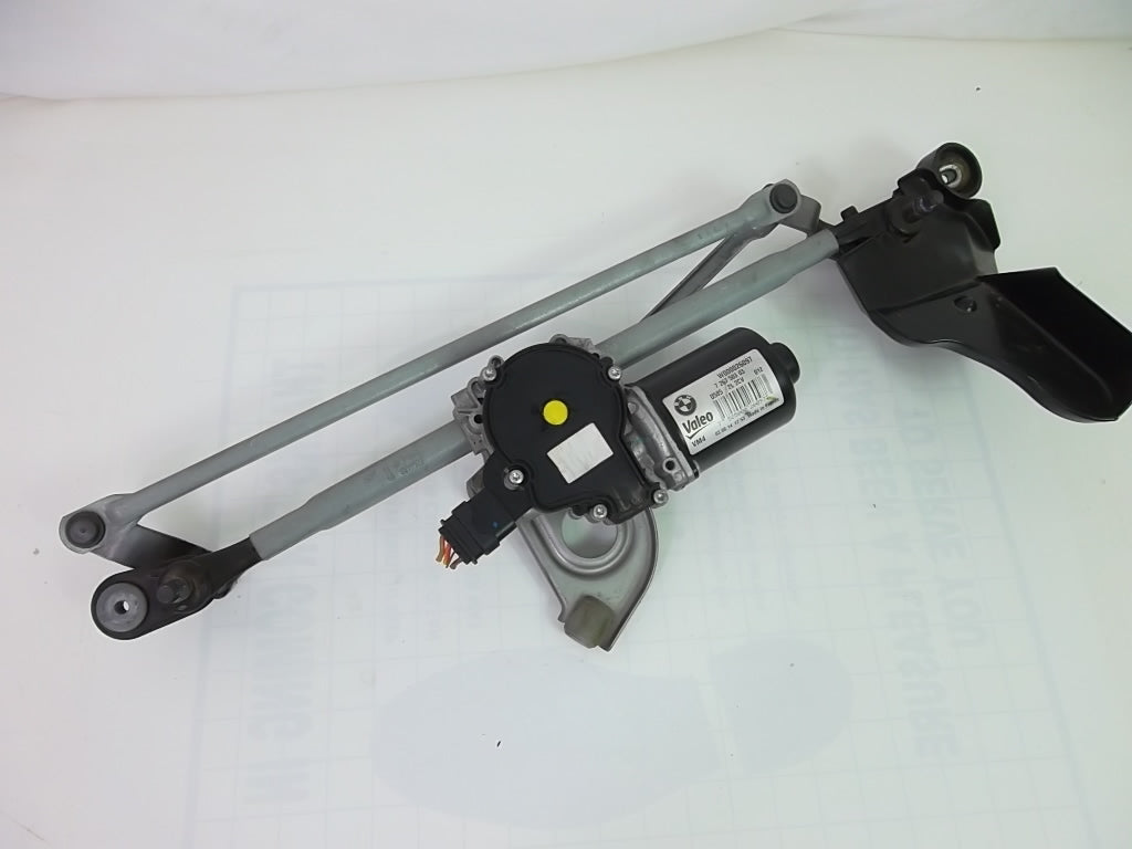 2021-2020 BMW 328i Wiper Motor And Linkage Assembly  7 267 503