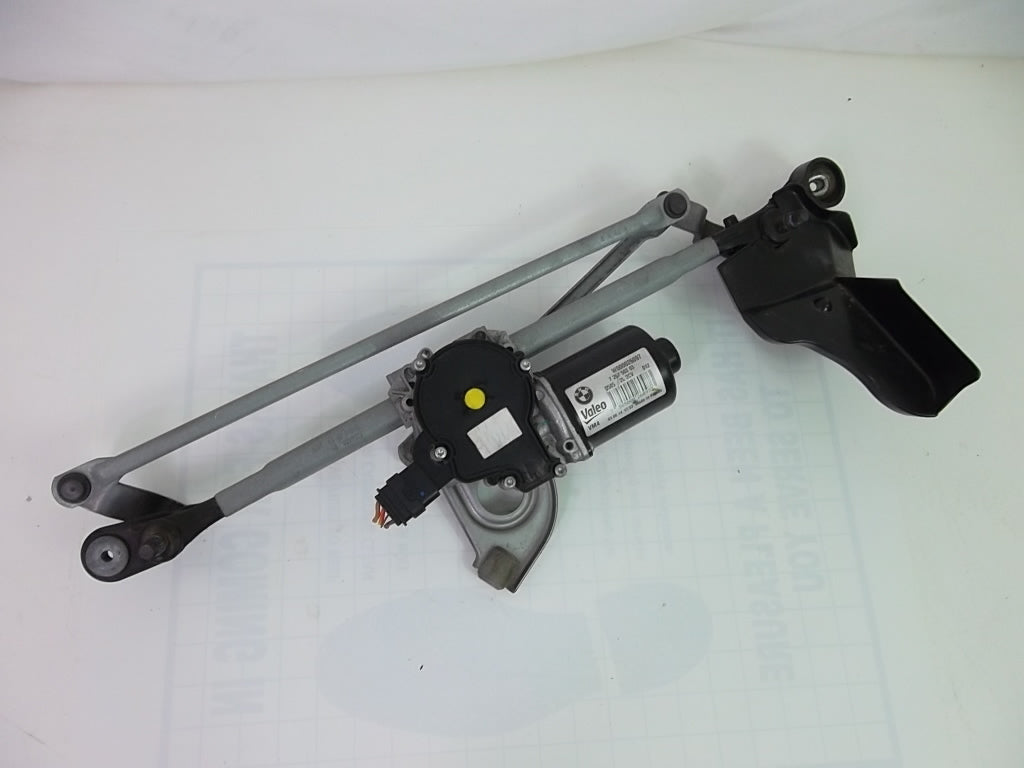 2021-2020 BMW 328i Wiper Motor And Linkage Assembly  7 267 503