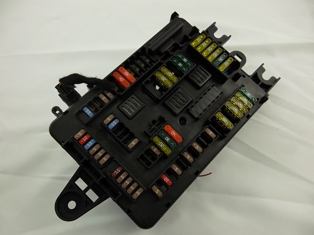 2012-2021 BMW 328i Electric Power Distribution Fuse Box  61149259466