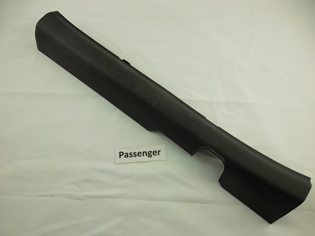 2018-2023 Hyundai Kona Door Sill Scuff Plate Trim Panel Front Passenger 85880-J9000