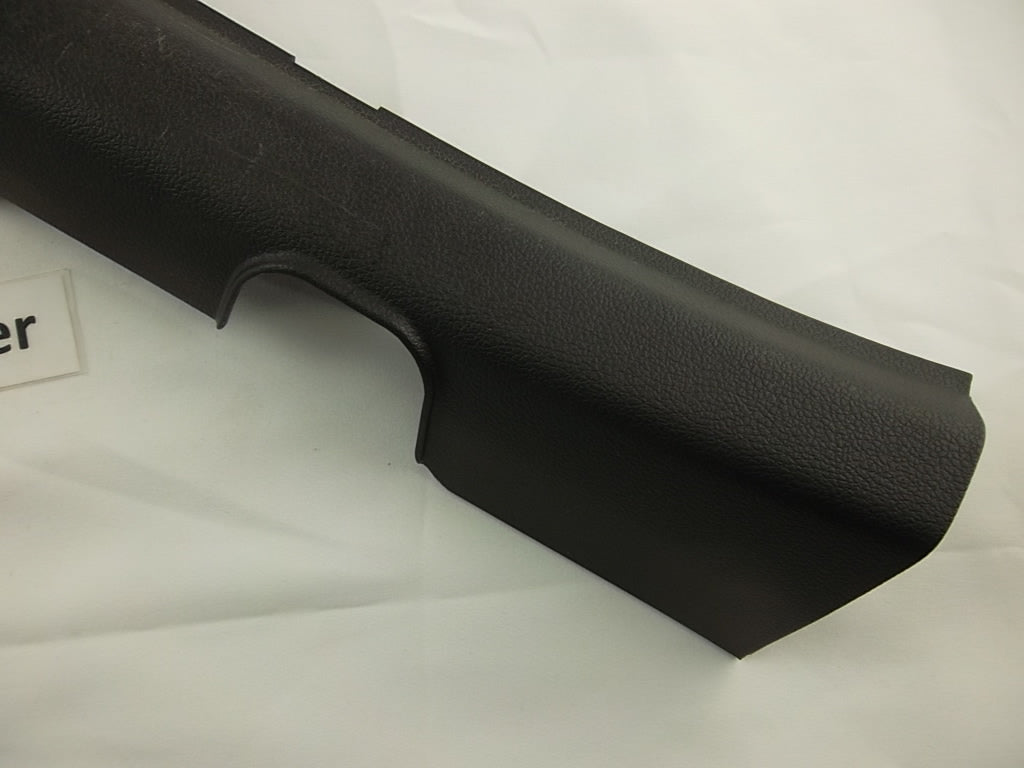 2018-2023 Hyundai Kona Door Sill Scuff Plate Trim Panel Front Passenger 85880-J9000